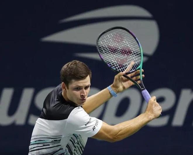 如同铜墙铁 如同铜墙铁